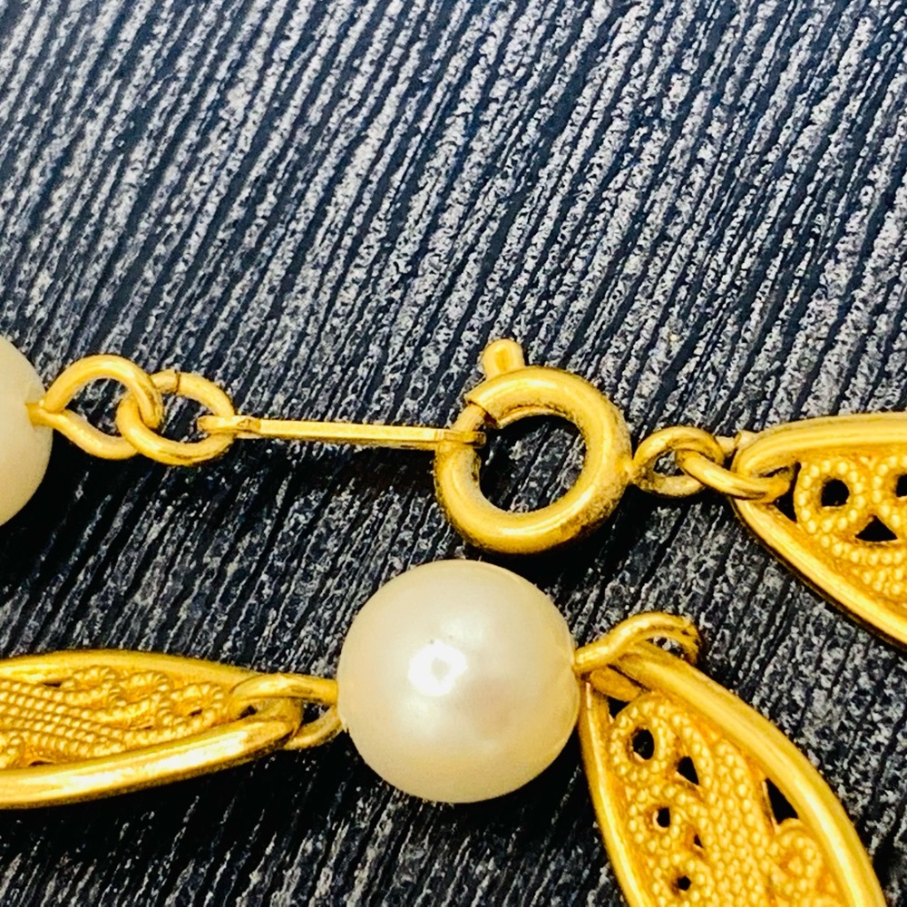 Vintage filigree gold chain necklace faux pearl beads 24” - Picture 8 of 8